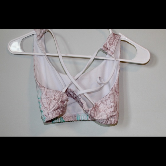 Onzie Opal Viper (blue ) crew neck yoga sports bra - Picture 2 of 3